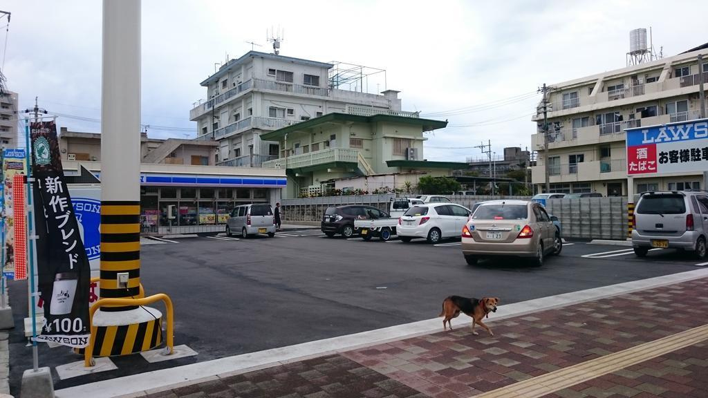 Koza Share House Hotel Okinawa Exterior photo